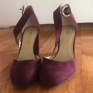 Closed Toe Maroon Heels with Ankle Strap - size 10